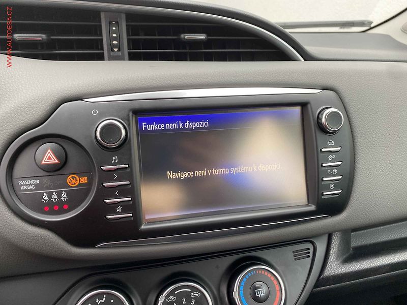Toyota Yaris (2018) 1.5 i, 2.maj,ČR, servis - fotka 17 z 18