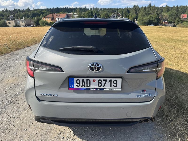 Toyota Corolla (2022) GR SPORT 2.0 HYBRID 135kW ČR - fotka 8 z 28
