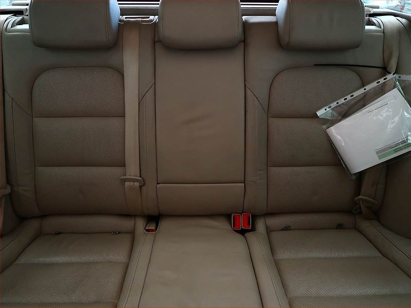Škoda Superb (2013) Elegance 2.0 TDI, 4X4 - fotka 10 z 21