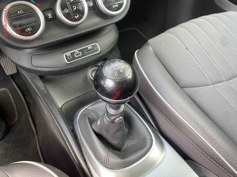 Fiat 500X (2016) 1.4i, Navi, panor - fotka 16 z 17