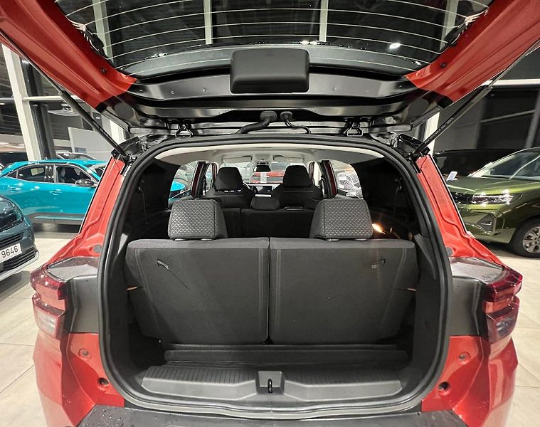 Opel Frontera GS Mild-Hybrid 7 míst- automat - fotka 30 z 36