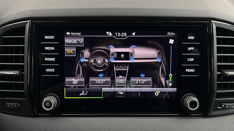 Škoda Karoq 1.5 TSI DSG Sportline - fotka 24 z 26