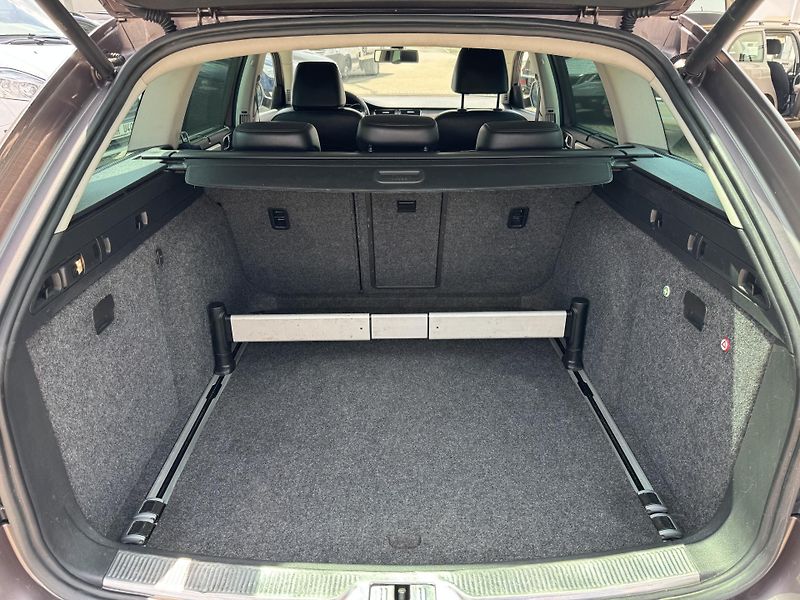 Škoda Superb 2,0TDi 4x4 KOMBI - fotka 20 z 24