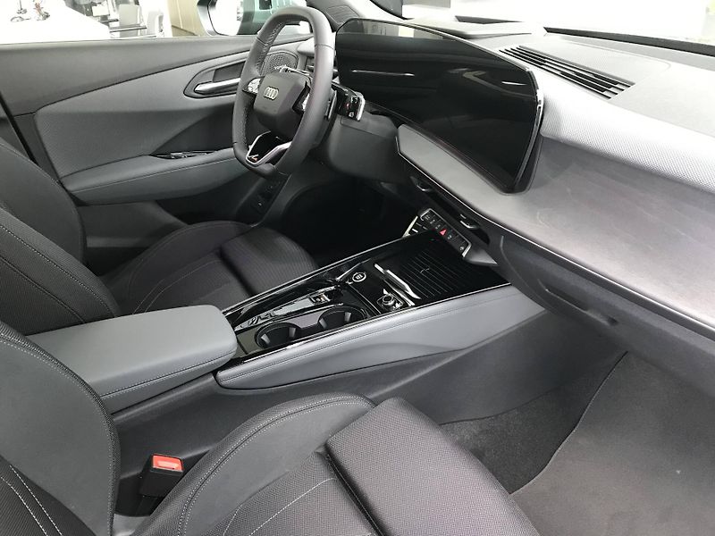 Audi Q3 quattro ST7 2,0TFSI - fotka 11 z 20