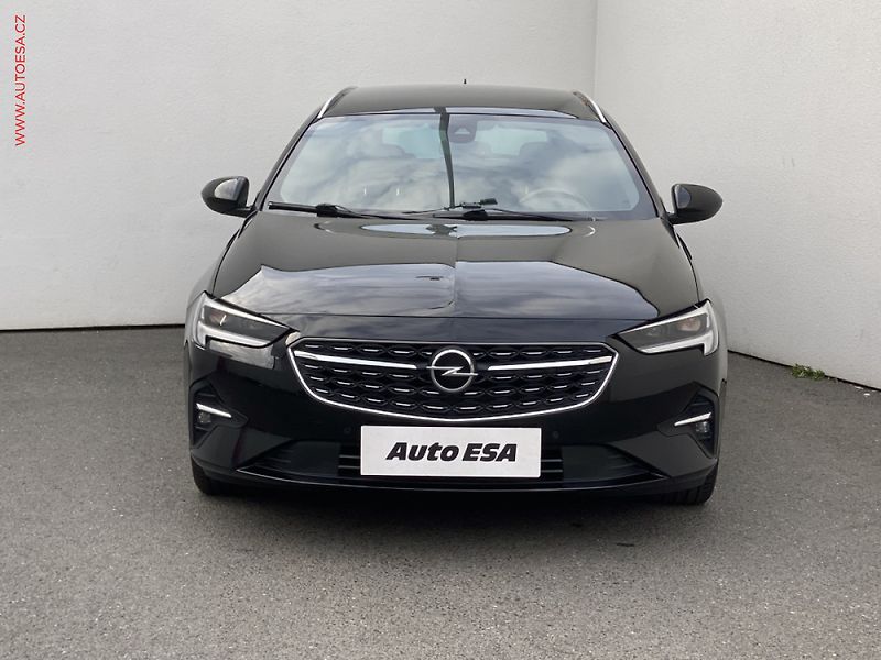 Opel Insignia (2022) 2.0 D Sports, 4x4, Ultimate - fotka 2 z 3