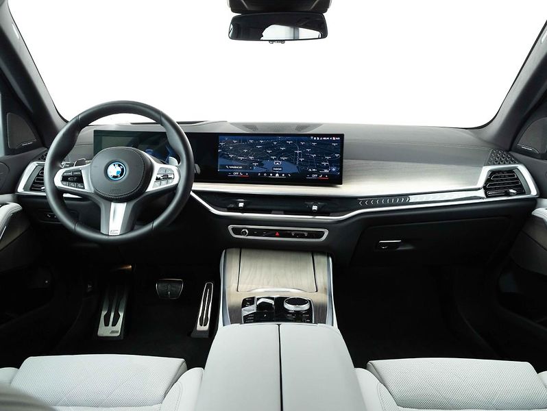 BMW X5 xDrive50e - fotka 12 z 23