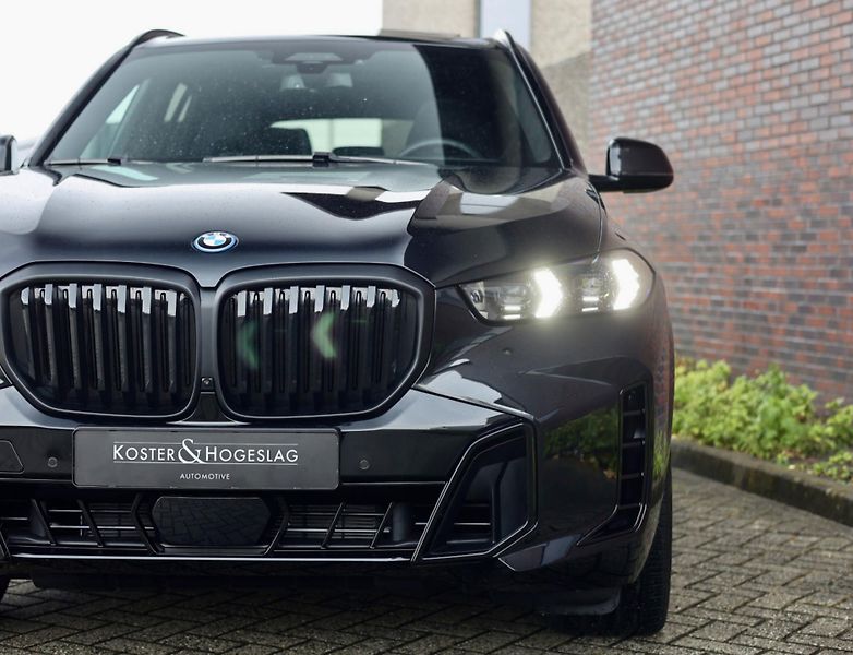 BMW X5 (2025) 50e xDrive M SPORT PRO - fotka 10 z 44