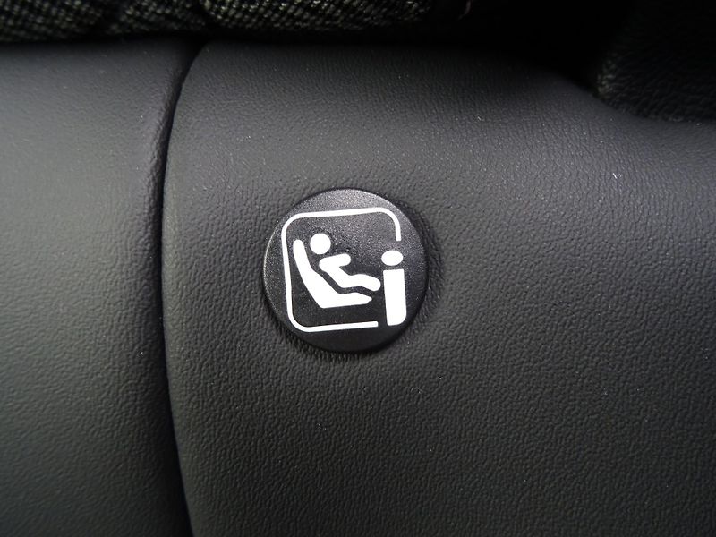 Peugeot 2008 (2026) ALLURE Hybrid 145k e-DCS6 - fotka 17 z 45