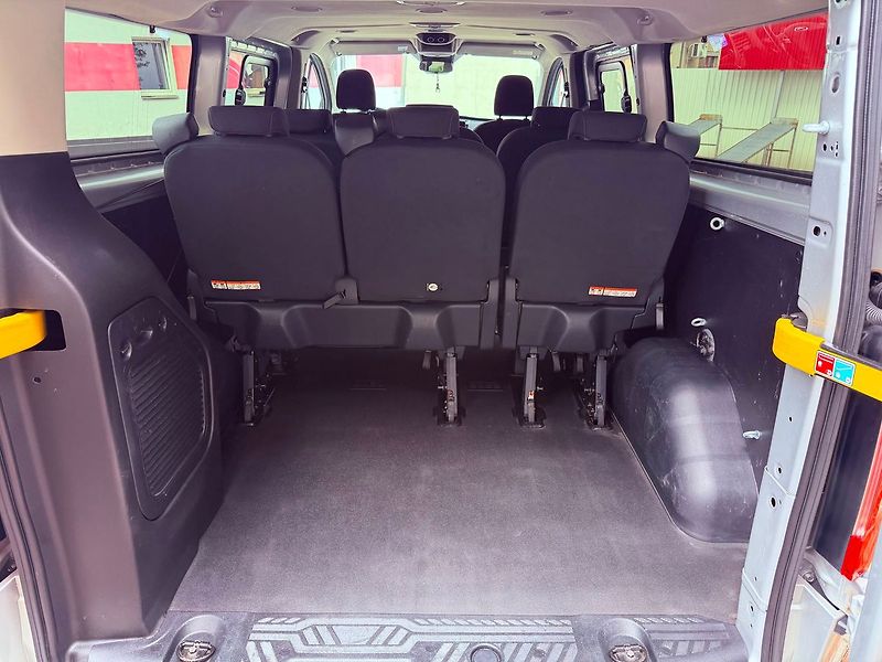 Ford Tourneo Custom 2.0 TDCi Trend, ČR, 1.Maj - fotka 13 z 29