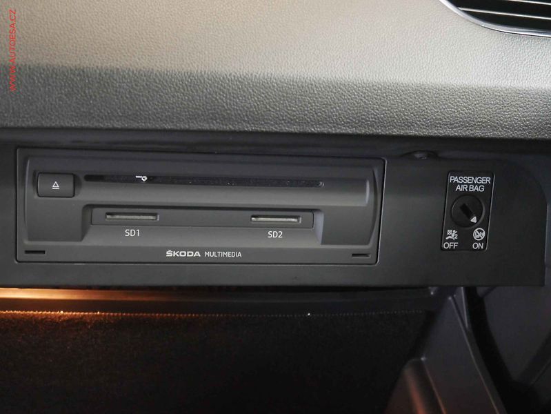 Škoda Octavia (2015) 1.6 TDi, DSG, navi - fotka 28 z 29