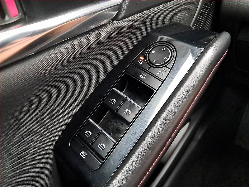 Mazda CX-30 (2023) Skyactiv-X 2.0 - fotka 19 z 22