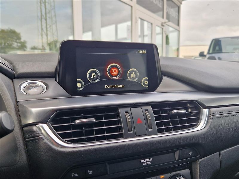 Mazda 6 2,2 D SKYACTIVE, VÝHŘEV NOSIČ - fotka 29 z 42