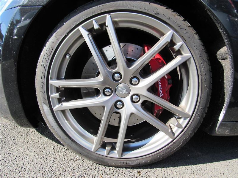 Maserati GranTurismo 4,7 V8 Sport - fotka 31 z 37