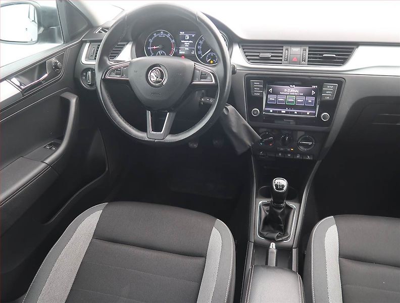 Škoda Rapid (2019) Ambition 1.0 TSI - fotka 7 z 13