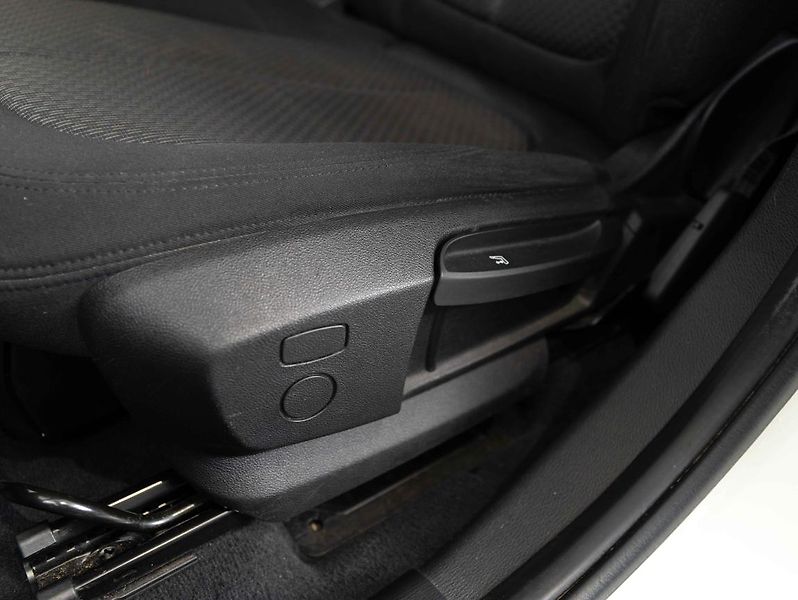 BMW X1 sDrive 18i - fotka 16 z 22