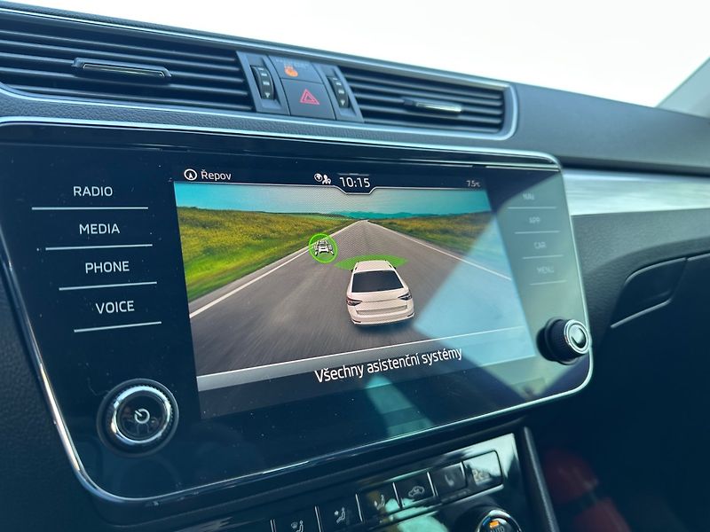 Škoda Superb (2024) 2.0TDi VIRTUAL,KAMERA,1.MAJ. - fotka 15 z 18
