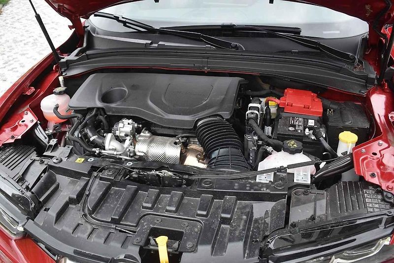 Alfa Romeo Tonale umí zaujmout. Jak vzhledem, tak jízdními vlastnostmi