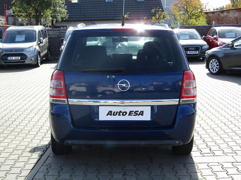 Opel Zafira (2011) 1.8 i, AC, temp - fotka 5 z 17