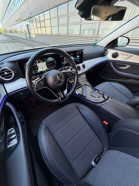 Mercedes-Benz Třídy E (2022) - fotka 38 z 55