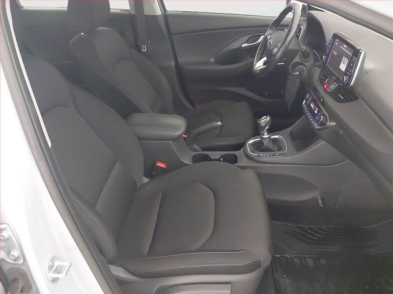 Hyundai i30 (2019) 1.4 T-GDI, Serv.kniha, Navi - fotka 9 z 19