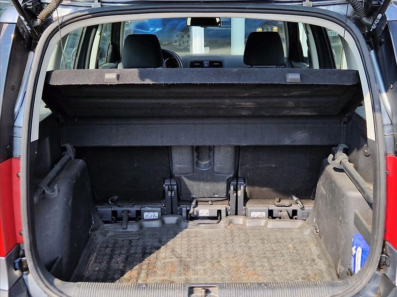 Škoda Yeti 2,0 TDI AC NAVI VÝHŘEVY - fotka 10 z 30