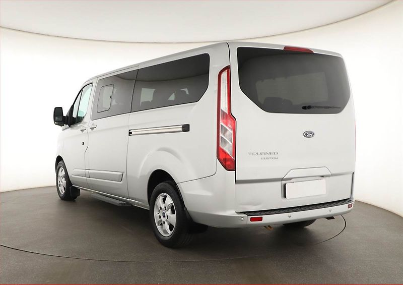 Ford Tourneo Custom (2017) Titanium 2.0 EcoBlue, DPH - fotka 4 z 18