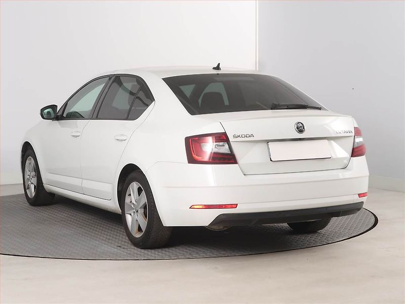 Škoda Octavia (2019) 1.5 TSI, Automat, Navi - fotka 4 z 21