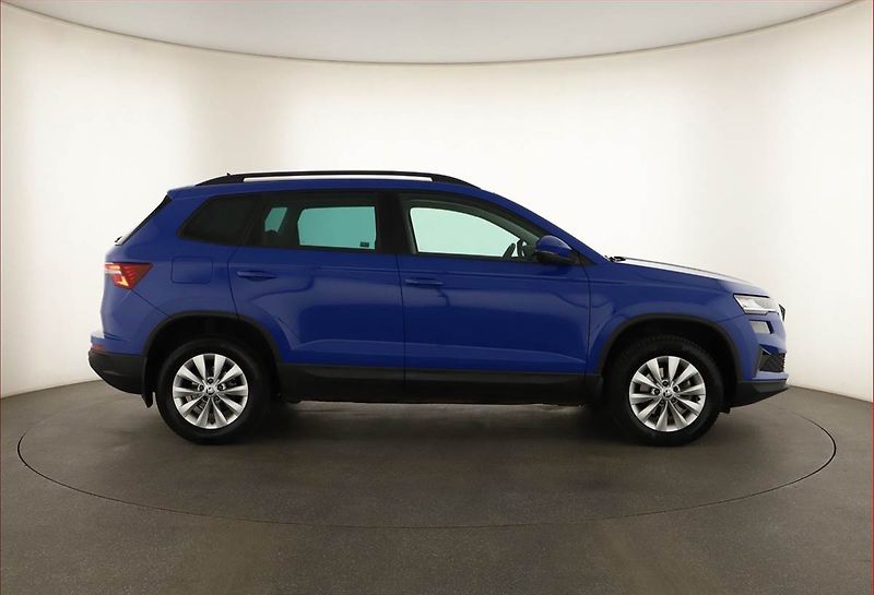 Škoda Karoq (2023) 1.0 TSI - fotka 6 z 16