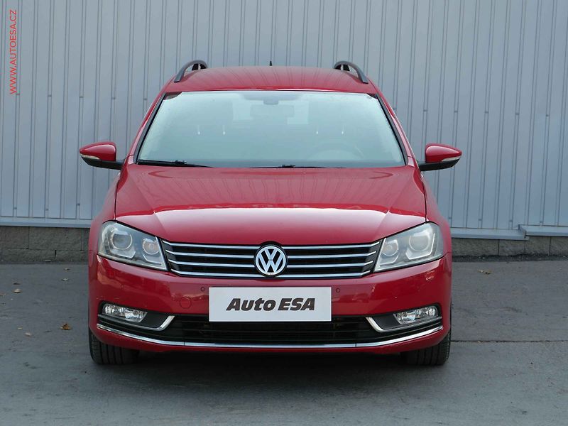 Volkswagen Passat (2013) 2.0 TDi, 1.maj,ČR, DSG - fotka 2 z 20