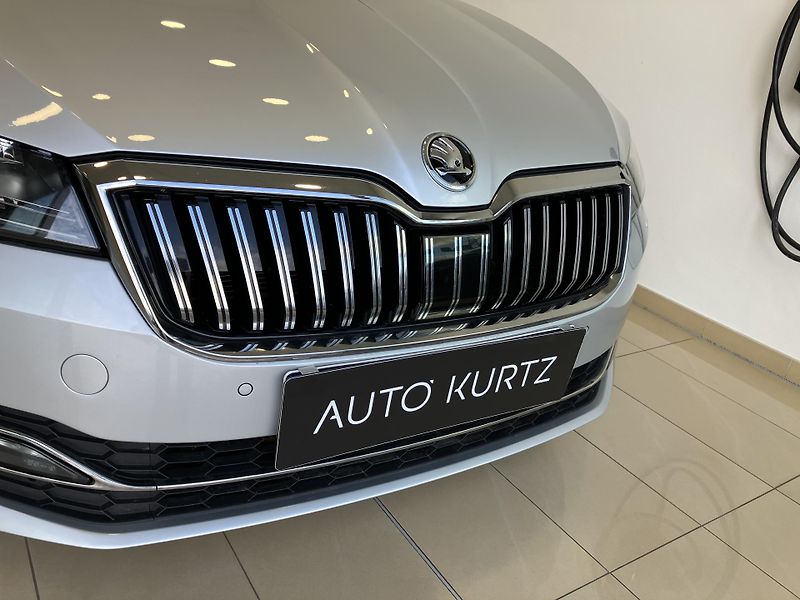 Škoda Superb  2.0 TDI 110kW Style DSG AT7 - fotka 3 z 38