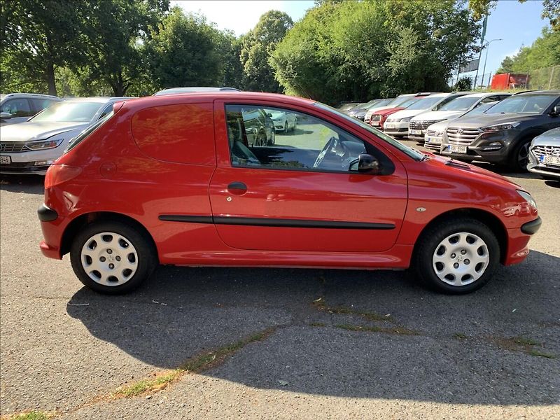 Peugeot 206 1,1 i,ČR - fotka 4 z 16