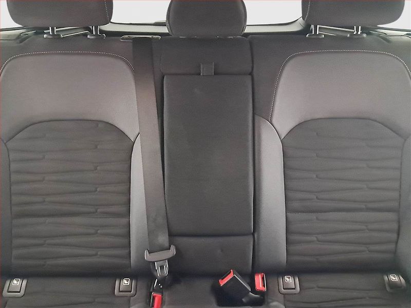 Kia Ceed (2023) GT Line 1.5 T-GDI - fotka 10 z 18