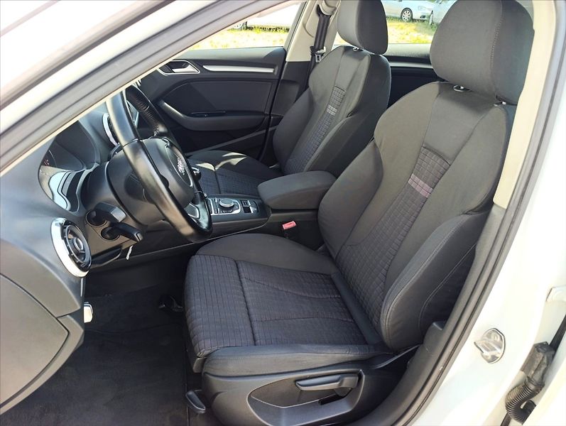 Audi A3 1,6 TDi Bi-xenon,Navi,Tempomat - fotka 14 z 34