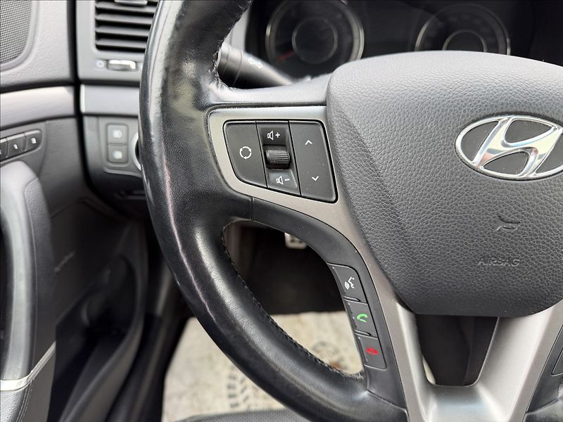 Hyundai i40 1.7 CRDi Premium Blue/Panorama - fotka 10 z 18