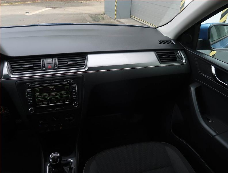 Škoda Rapid (2014) Spaceback 1.2 TSI, Navi - fotka 8 z 18