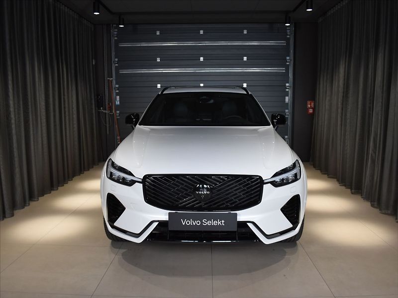 Volvo XC60 2,0 T8 AWD Ultra B&W,masáže, - fotka 7 z 29