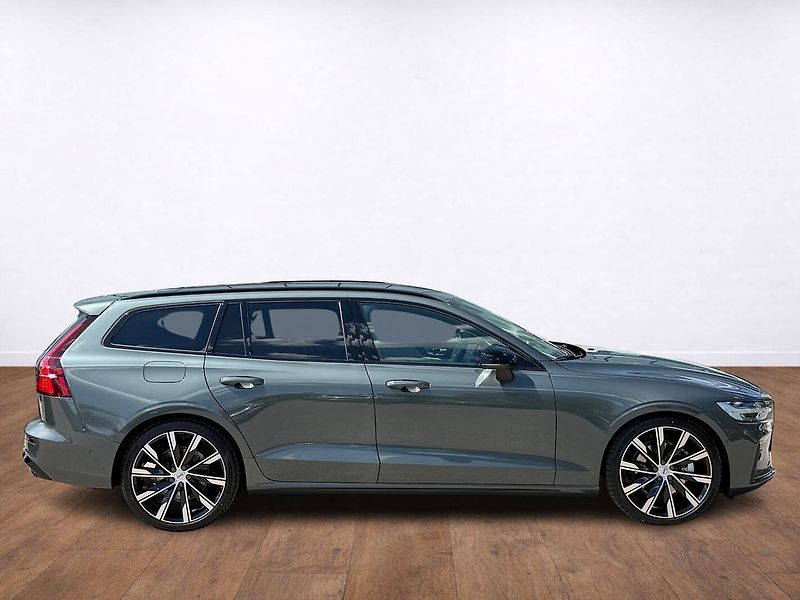 Volvo V60 (2026) PLUS DARK B4, FULL LED, BOWERS - fotka 6 z 23