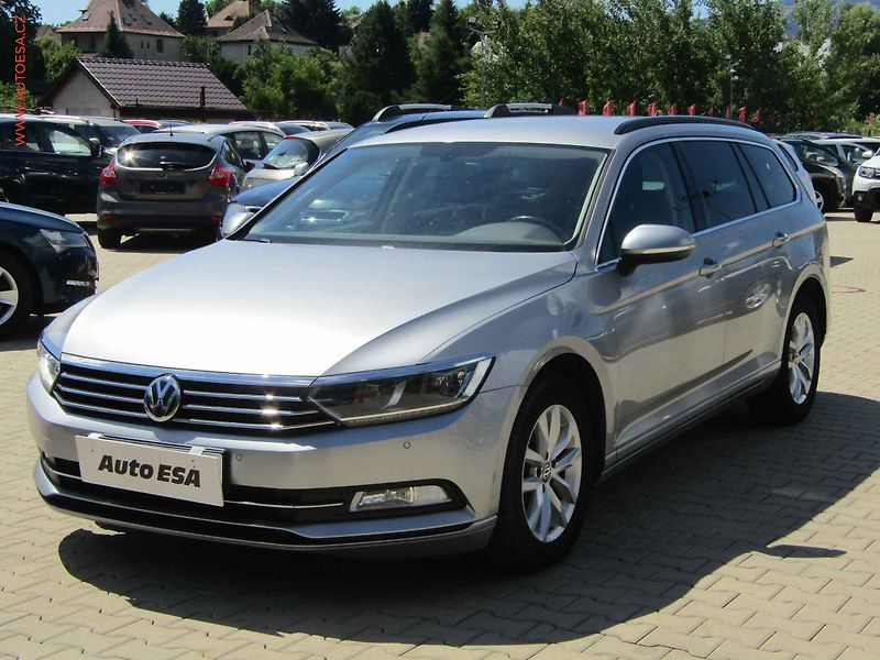 Volkswagen Passat (2018) 2.0 TDi, Comfortline, DSG - fotka 3 z 14