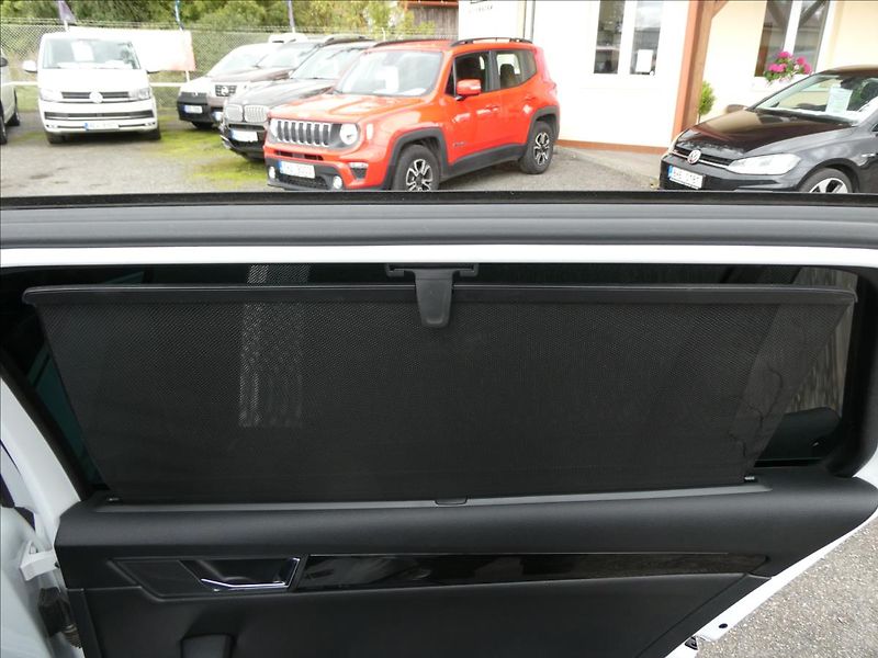 Škoda Superb 2,0 TDI 140kW 4x4 DSG Laurin&K - fotka 34 z 56