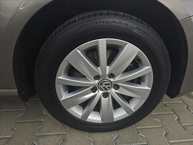 Volkswagen Passat B VII 1,4 TSi Comfortline - fotka 39 z 45