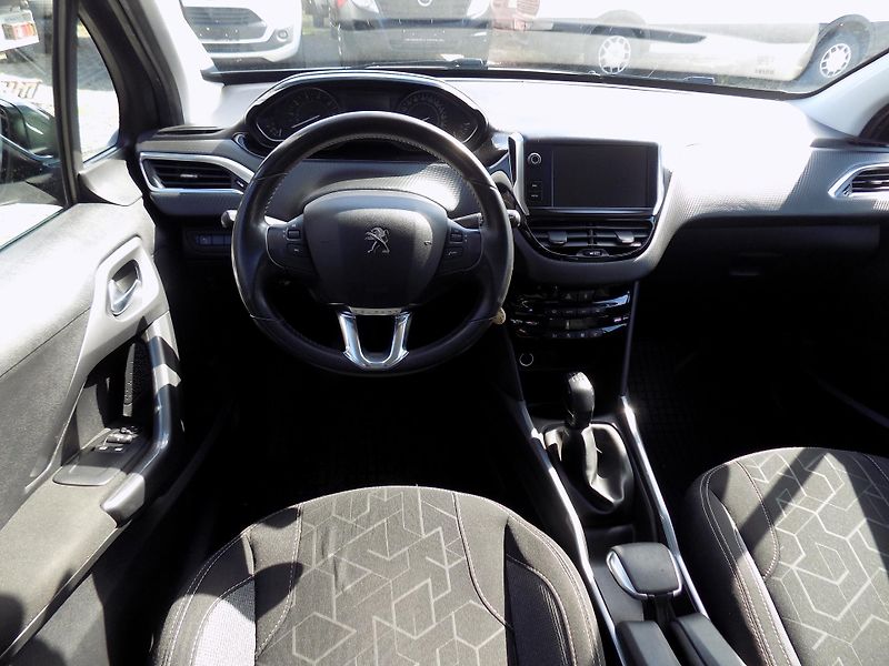 Peugeot 2008 1,2I 60 KW ACTIVE, TAŽNÉ, ČR - fotka 21 z 41