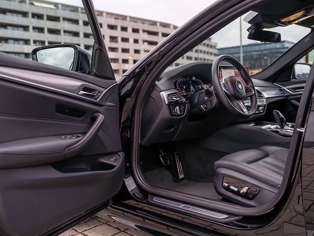 BMW Řada 5 540i xDrive M-Paket - fotka 7 z 12