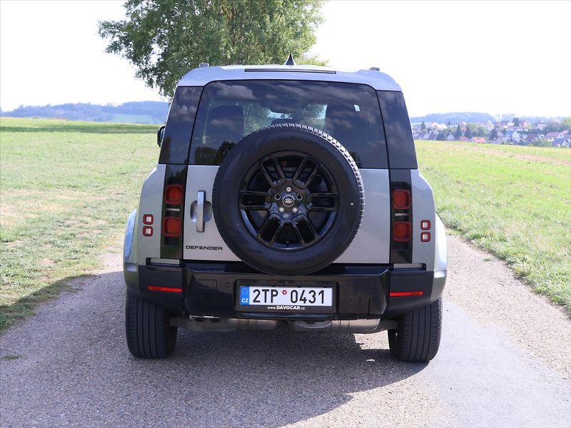 Land Rover Defender 3,0 D200 110 S 147kW CZ DPH Zá - fotka 6 z 35