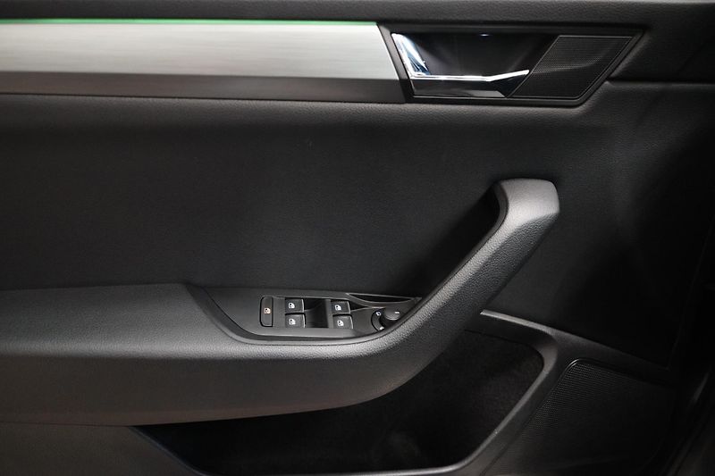 Škoda Superb - fotka 12 z 27