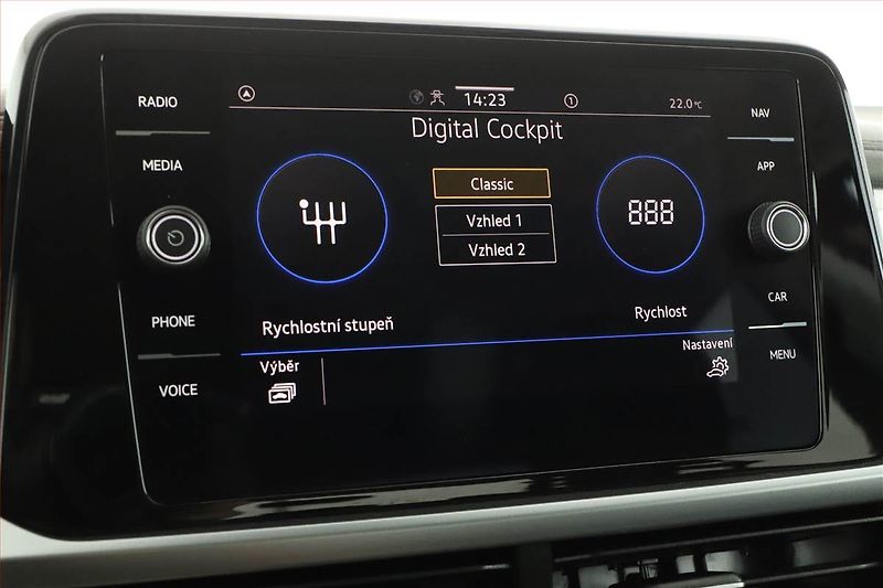 Volkswagen T-Roc (2025) 1.0 TSI - fotka 15 z 19