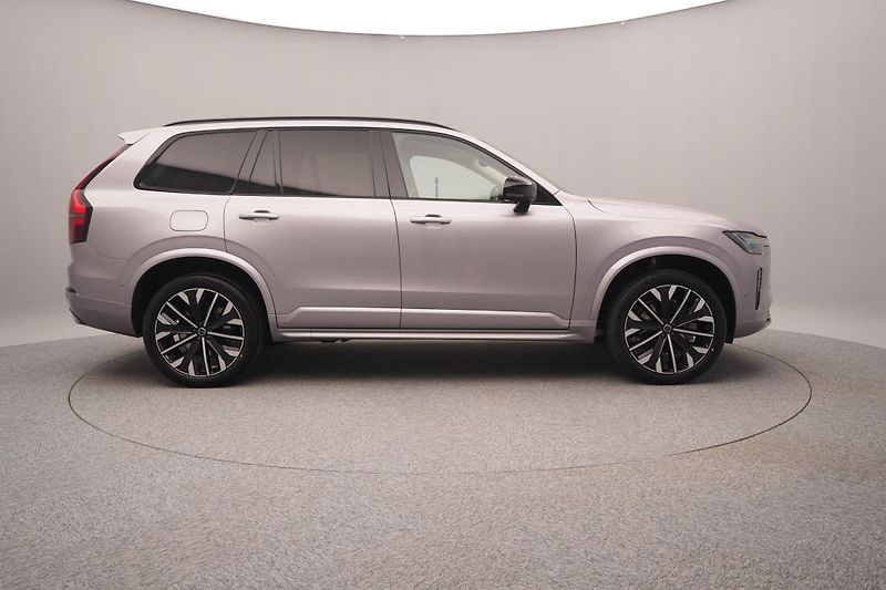 Volvo XC90 (2026) B5 AWD AUT DARK PLUS 7-míst - fotka 13 z 25