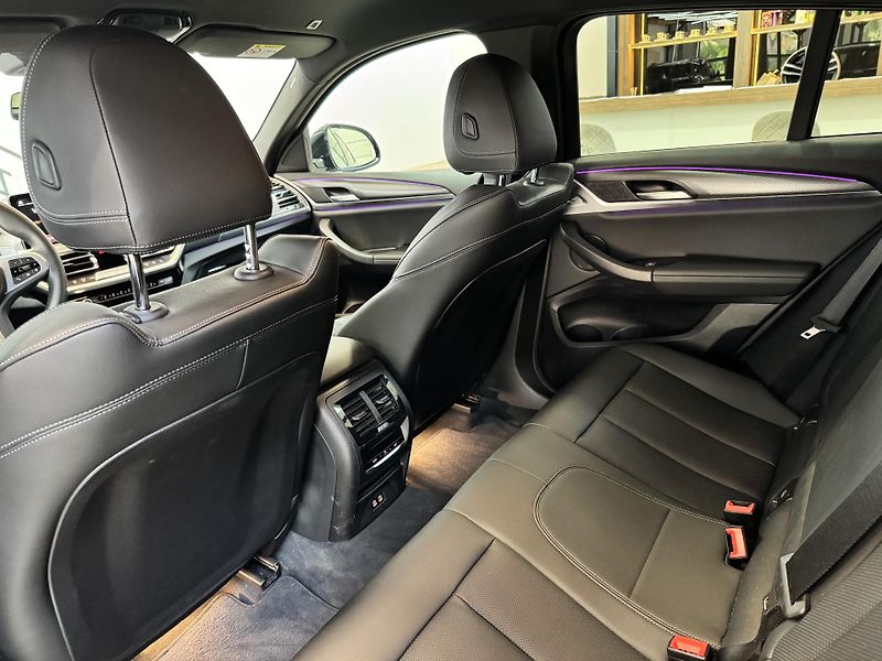 BMW X4 (2024) BMW X4 xDrive20d mHEV A/T - fotka 13 z 15