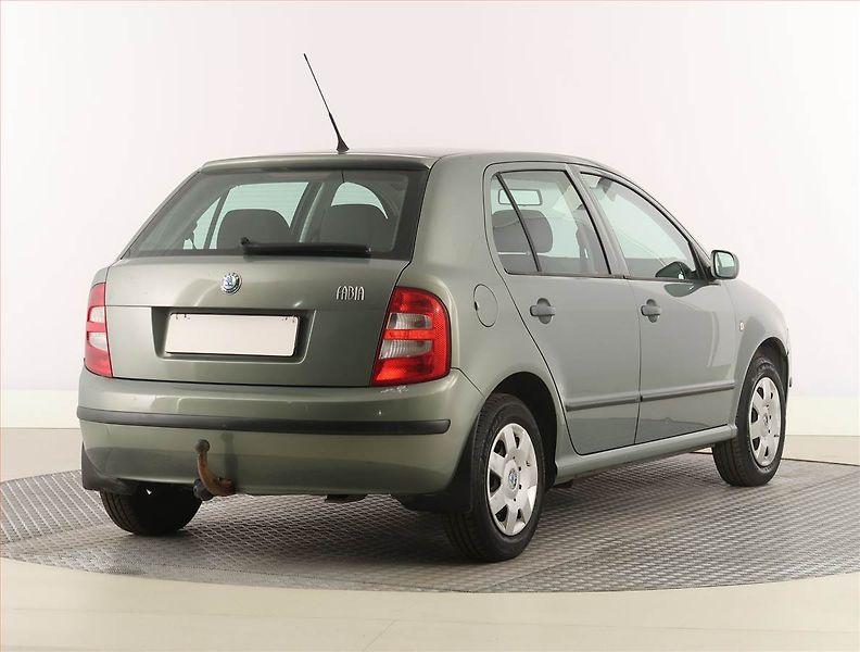 Škoda Fabia (2002) 1.4, Tažné, zamluveno - fotka 5 z 14