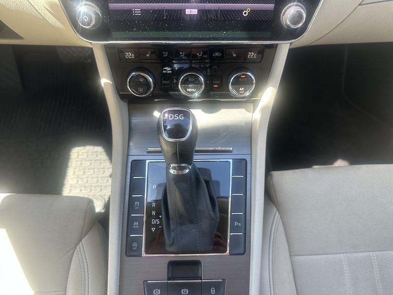 Škoda Superb (2020) 2.0 TDI rezervace - fotka 27 z 30