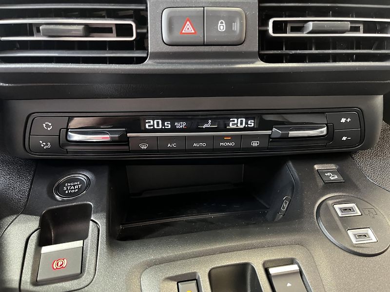 Citroën Berlingo (2026) MAX Diesel 130k Automatic - fotka 17 z 24